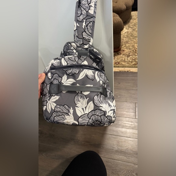 Very Bradley Active Duffel/Gym Bag - Picture 4 of 5